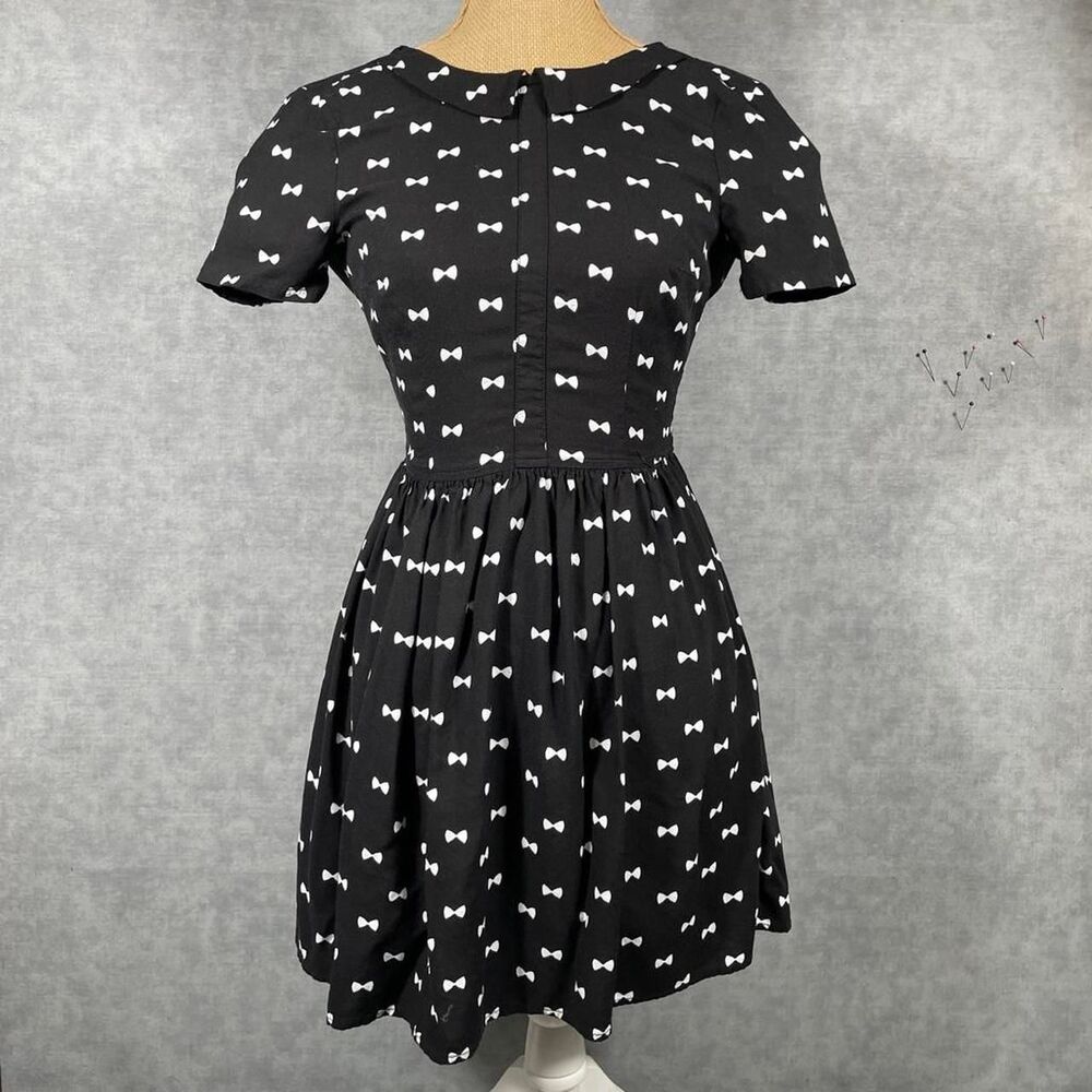 H&M bow tie dress with Peter Pan collar.